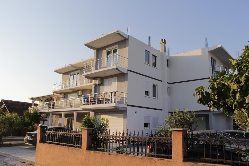 Apartments California 울친 외부 사진